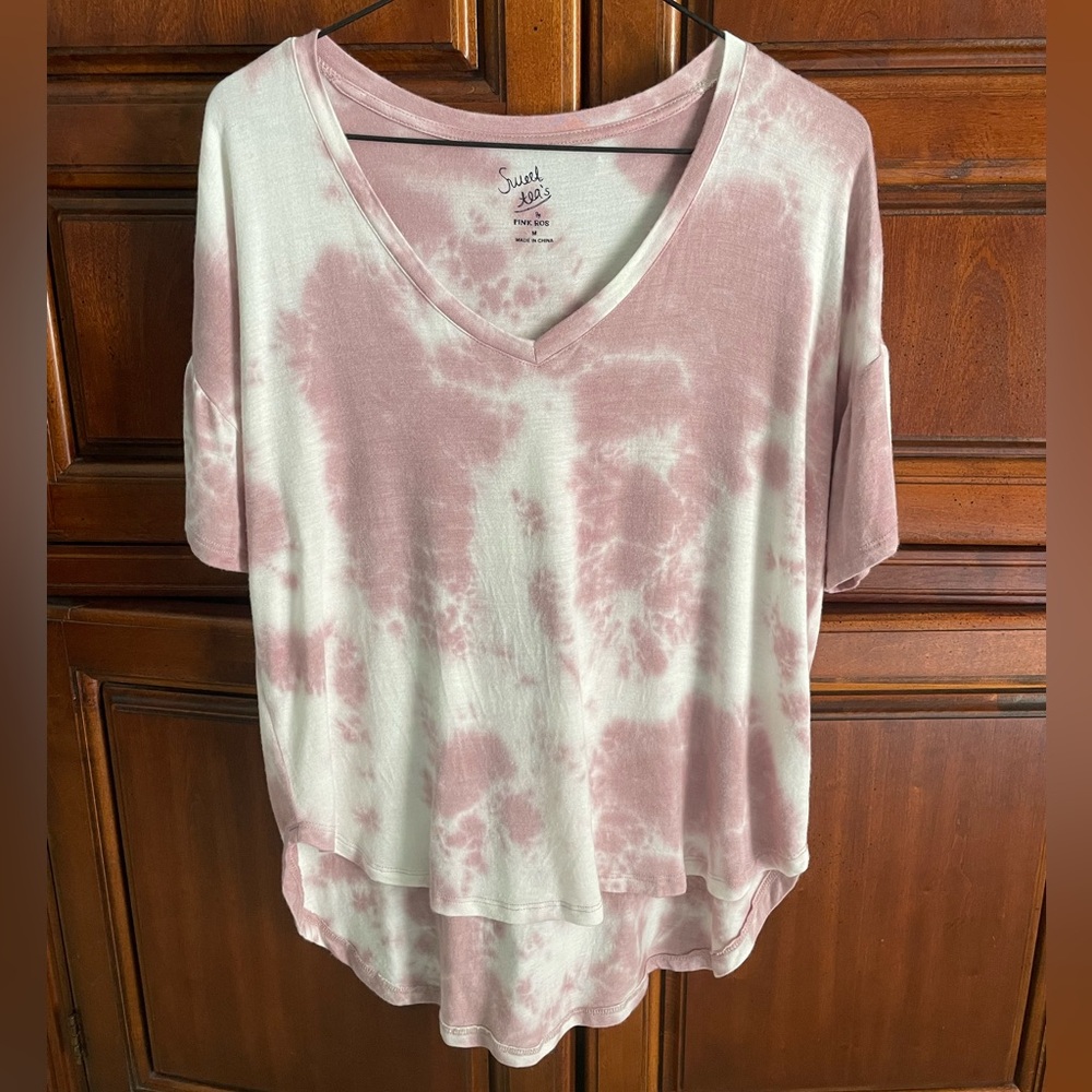 Women’s Sweet Tea’s by Pink Rose V-Neck Shirt Size M